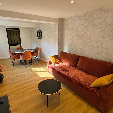 L'escale De La Cite Du Vitrail