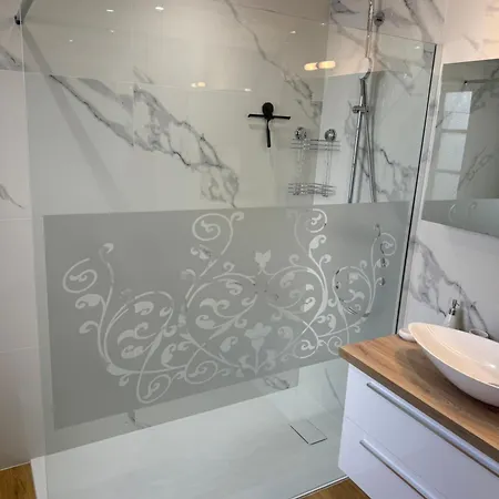 L'escale De La Cite Du Vitrail * Τρουά